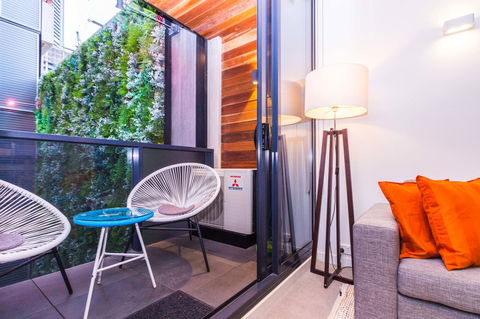 Stay Like Home - Palm Beach Accommodation 7