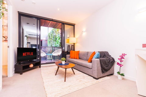 Stay Like Home - Palm Beach Accommodation 14