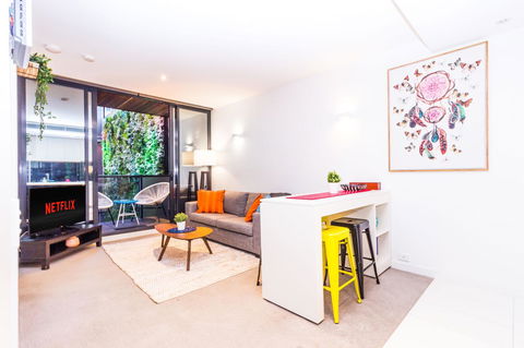 Stay Like Home - Palm Beach Accommodation 16
