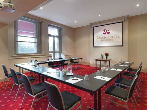Grand Hotel Melbourne - Palm Beach Accommodation 13
