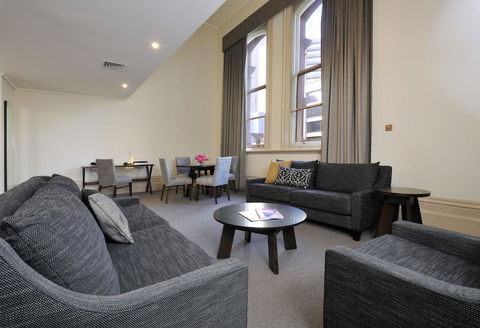 Grand Hotel Melbourne - Palm Beach Accommodation 17