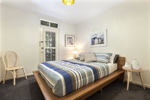 Melbourne Luxury Paradise - Palm Beach Accommodation 4