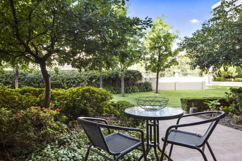 Melbourne Luxury Paradise - Palm Beach Accommodation 1
