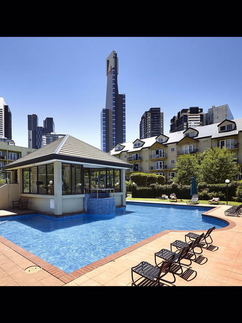 Melbourne Luxury Paradise - Palm Beach Accommodation 12