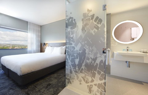 Holiday Inn Express Melbourne Southbank, An IHG Hotel - Palm Beach Accommodation 22