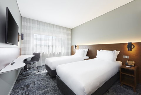 Holiday Inn Express Melbourne Southbank, An IHG Hotel - Palm Beach Accommodation 7