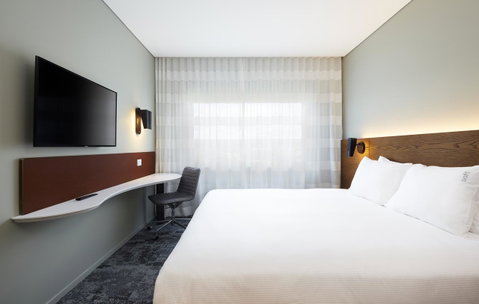 Holiday Inn Express Melbourne Southbank, An IHG Hotel - Palm Beach Accommodation 13