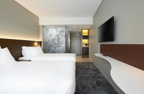 Holiday Inn Express Melbourne Southbank, An IHG Hotel - Palm Beach Accommodation 19