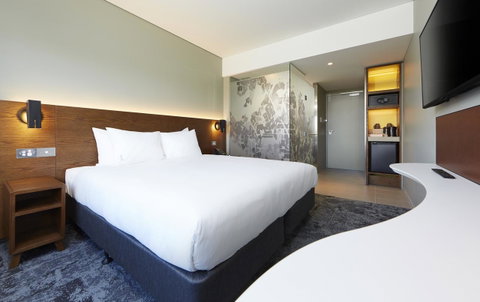 Holiday Inn Express Melbourne Southbank, An IHG Hotel - Palm Beach Accommodation 33