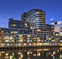 Waterfront Melbourne Apartments - Palm Beach Accommodation