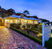 Lovely 5BR full house in Glen Waverley walk to train bus  shops - Palm Beach Accommodation