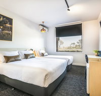 Nightcap at The Cheeky Squire - Palm Beach Accommodation