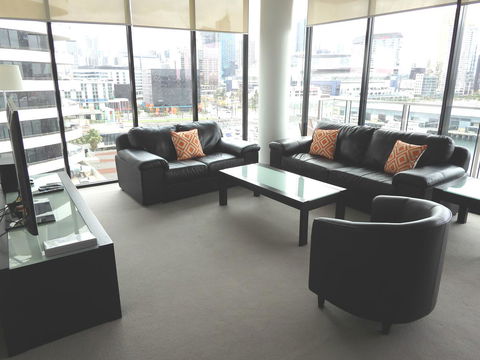 AKOM AT Docklands - Palm Beach Accommodation 43