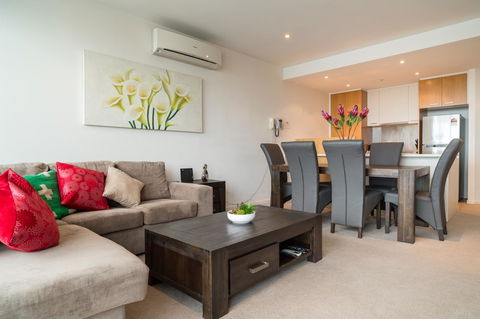 AKOM AT Docklands - Palm Beach Accommodation 39