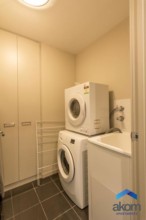 AKOM AT Docklands - Palm Beach Accommodation 28