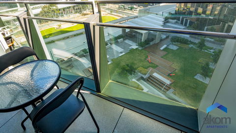AKOM AT Docklands - Palm Beach Accommodation 20