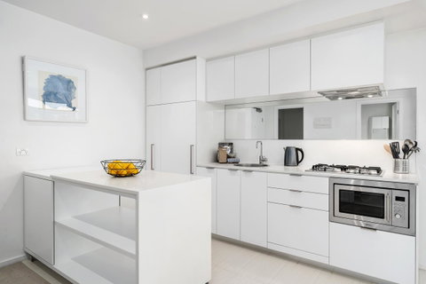 Complete Host Tiara Apartments - Palm Beach Accommodation 37