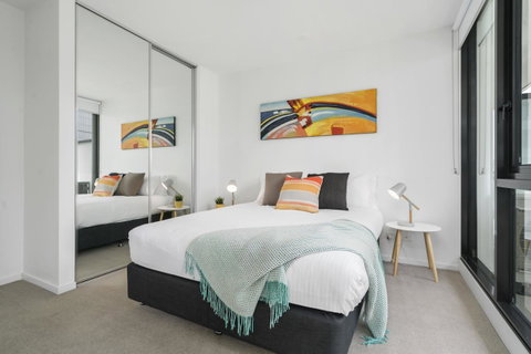 Complete Host Tiara Apartments - Palm Beach Accommodation 35