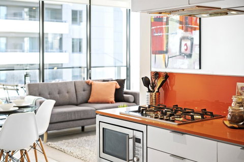 Complete Host Tiara Apartments - Palm Beach Accommodation 1
