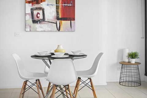 Complete Host Tiara Apartments - Palm Beach Accommodation 5