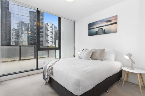 Complete Host Tiara Apartments - Palm Beach Accommodation 23