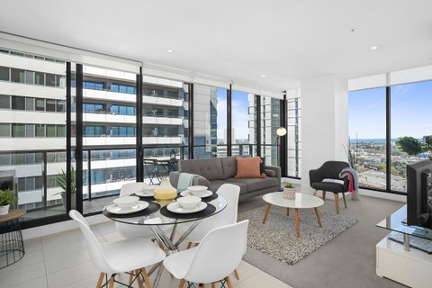 Complete Host Tiara Apartments - Palm Beach Accommodation 17