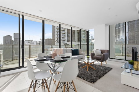 Complete Host Tiara Apartments - Palm Beach Accommodation 0
