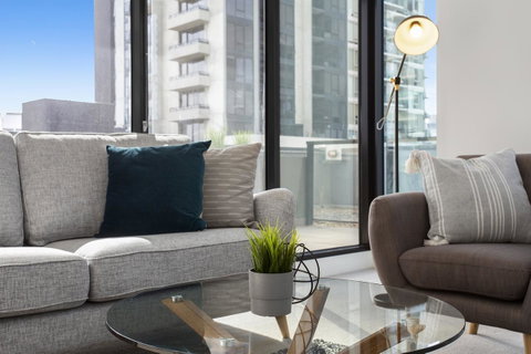 Complete Host Tiara Apartments - Palm Beach Accommodation 21