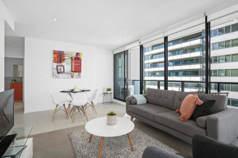 Complete Host Tiara Apartments - Palm Beach Accommodation 18