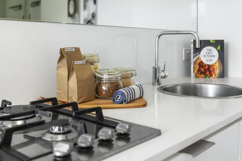 Complete Host Tiara Apartments - Palm Beach Accommodation 25