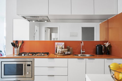 Complete Host Tiara Apartments - Palm Beach Accommodation 2