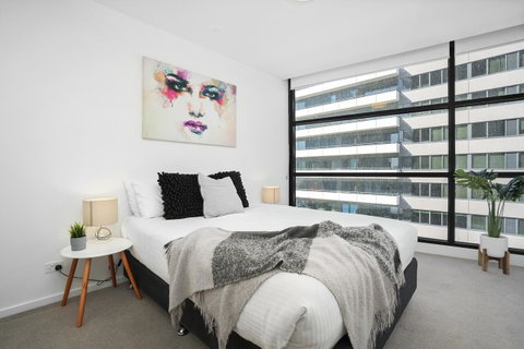 Complete Host Tiara Apartments - Palm Beach Accommodation 19