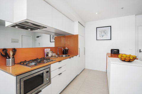 Complete Host Tiara Apartments - Palm Beach Accommodation 15