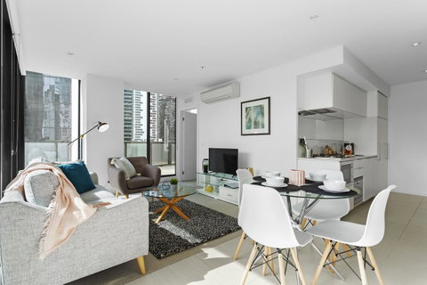 Complete Host Tiara Apartments - Palm Beach Accommodation 27