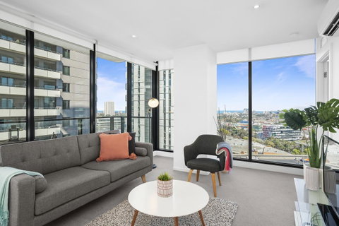 Complete Host Tiara Apartments - Palm Beach Accommodation 16