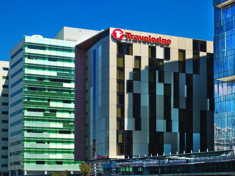 Travelodge Hotel Melbourne Docklands - Palm Beach Accommodation 4