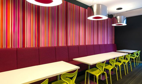 Travelodge Hotel Melbourne Docklands - Palm Beach Accommodation 20
