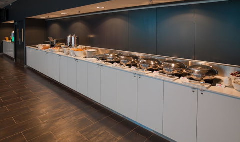 Travelodge Hotel Melbourne Docklands - Palm Beach Accommodation 12
