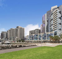 Docklands Private Collection - New Quay - Palm Beach Accommodation