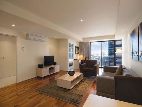 Oaks Melbourne On Lonsdale Suites - Palm Beach Accommodation 6