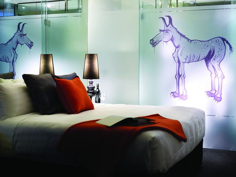The Cullen Melbourne - Art Series - Palm Beach Accommodation 31