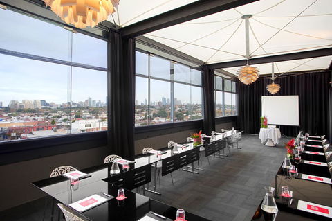 The Cullen Melbourne - Art Series - Palm Beach Accommodation 25