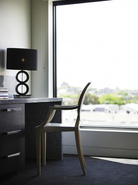 The Cullen Melbourne - Art Series - Palm Beach Accommodation 2