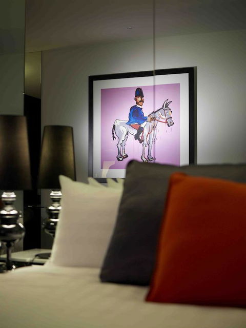 The Cullen Melbourne - Art Series - Palm Beach Accommodation 10
