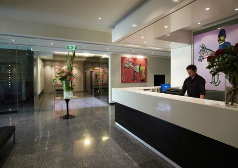 The Cullen Melbourne - Art Series - Palm Beach Accommodation 44