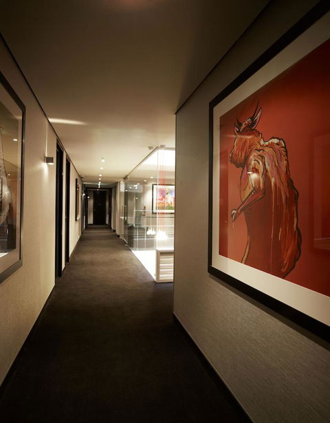 The Cullen Melbourne - Art Series - Palm Beach Accommodation 33
