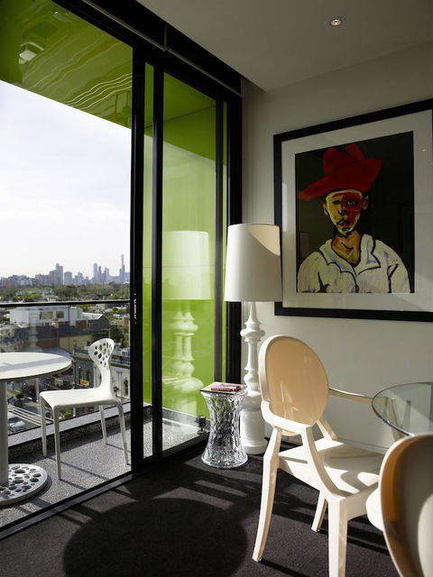 The Cullen Melbourne - Art Series - Palm Beach Accommodation 5