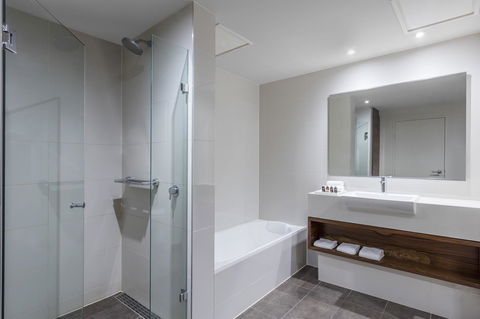 View Melbourne - Palm Beach Accommodation 5