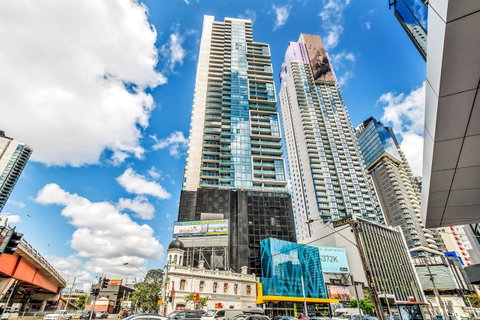 Cloud9 Luxury Apartments - Palm Beach Accommodation 17