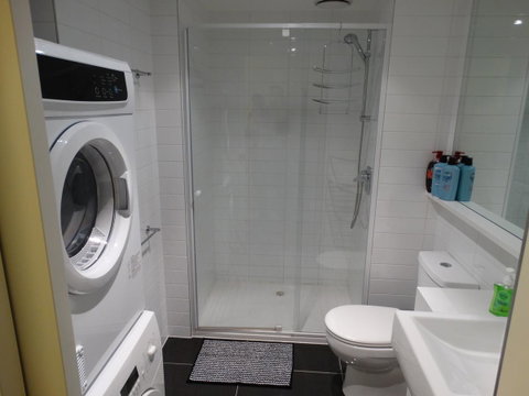 Cloud9 Luxury Apartments - Palm Beach Accommodation 11